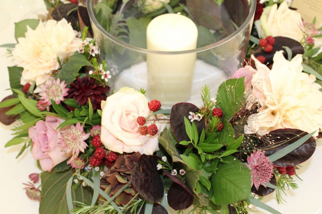 Wedding table centrepieces for wedding budgets