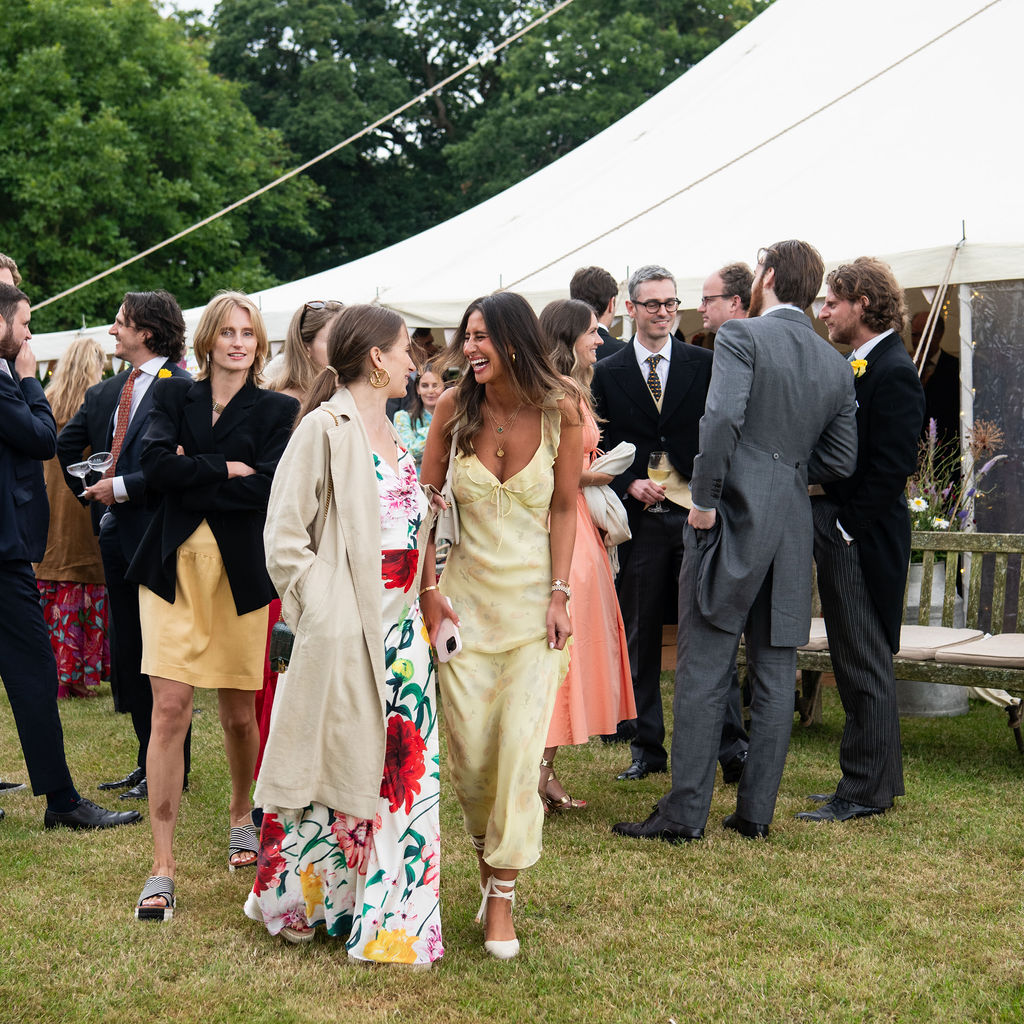 how to plan a unique wedding friends